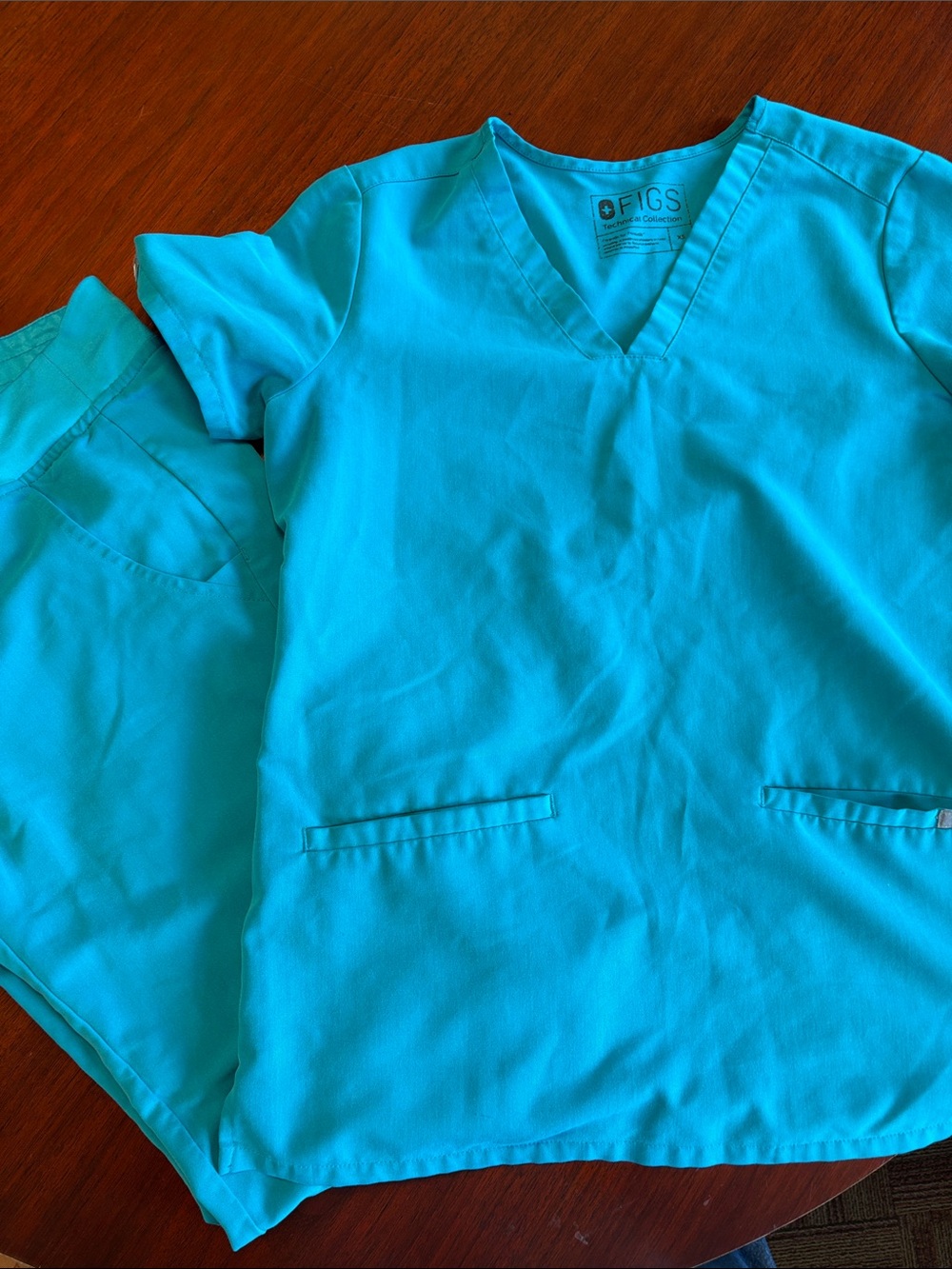 FIGS Women's Scrub Set - Teal